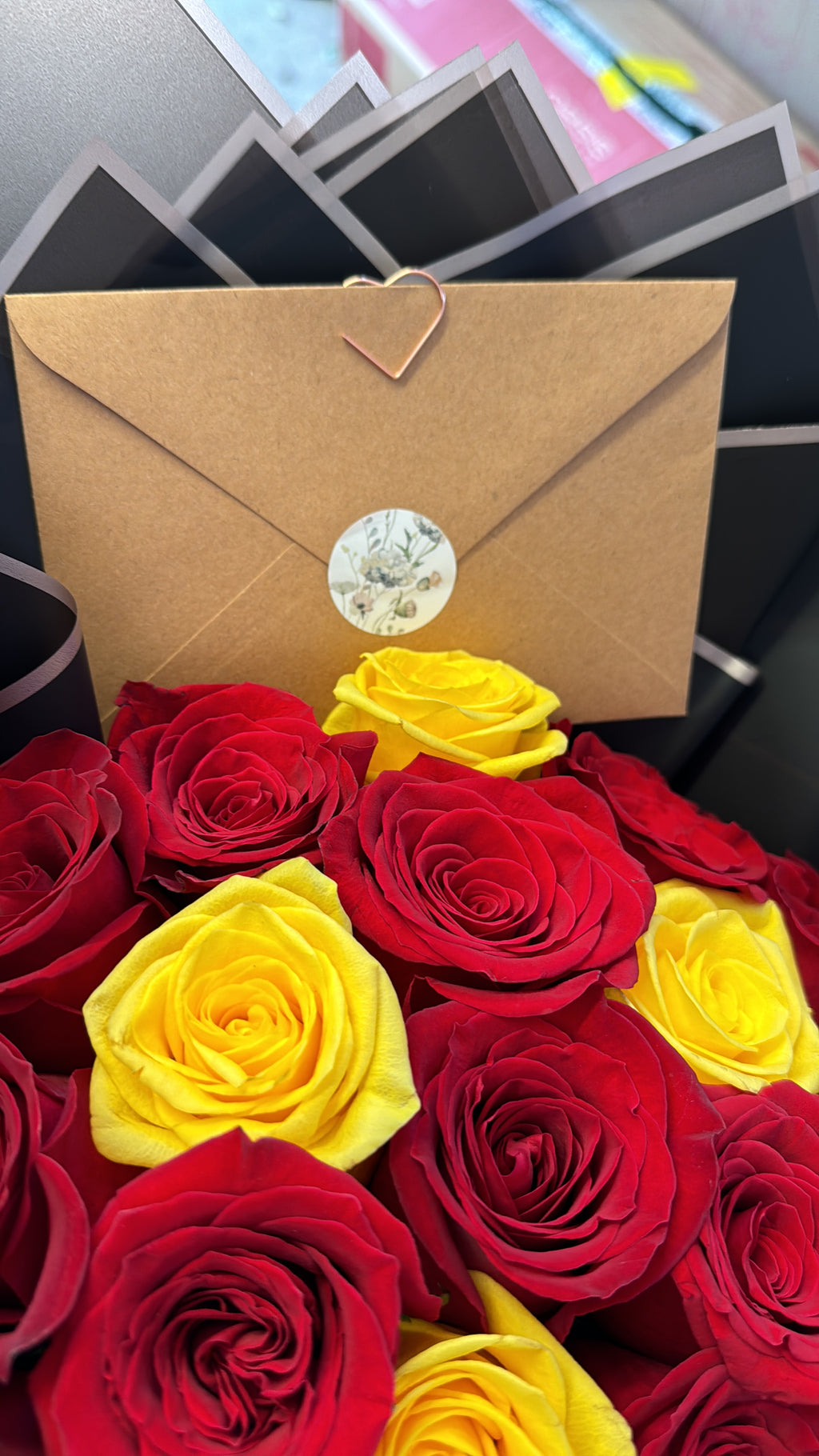 25 Red Yellow Bouquet | Ramo Buchon Rosas