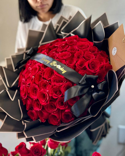 100 Red Roses Bouquet Black W | Ramo Buchon Rosas