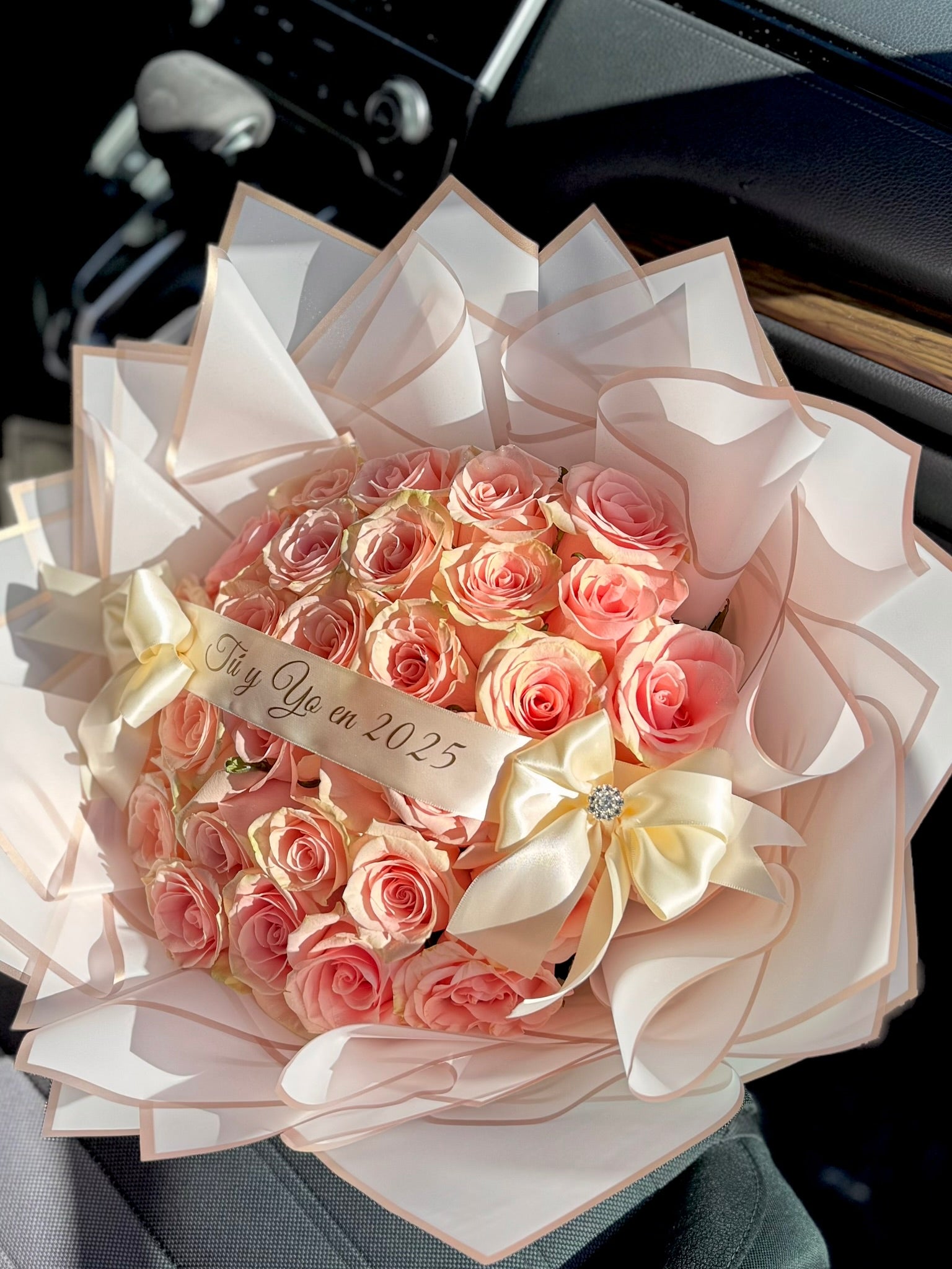 30 Pink Roses Ribbon on it VD