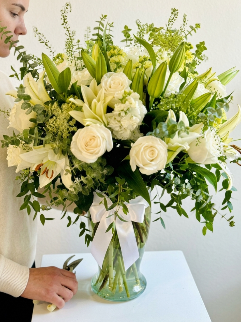 Loving Lilies (White)